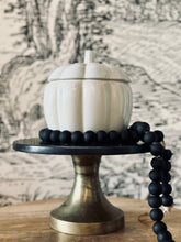 Load image into Gallery viewer, 4 wick pumpkin (white)