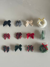 Load image into Gallery viewer, Holiday Candle Bar