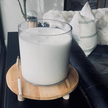 Load image into Gallery viewer, statement candle