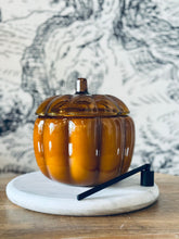 Load image into Gallery viewer, 4 wick pumpkin (amber)