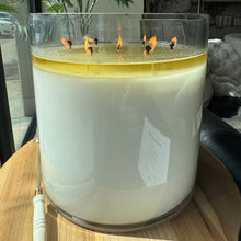Load image into Gallery viewer, statement candle
