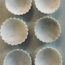 Load image into Gallery viewer, fluted marble base

