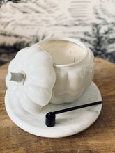 Load image into Gallery viewer, 4 wick pumpkin (white)
