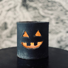 Load image into Gallery viewer, black terracotta jack o&#39; lantern set
